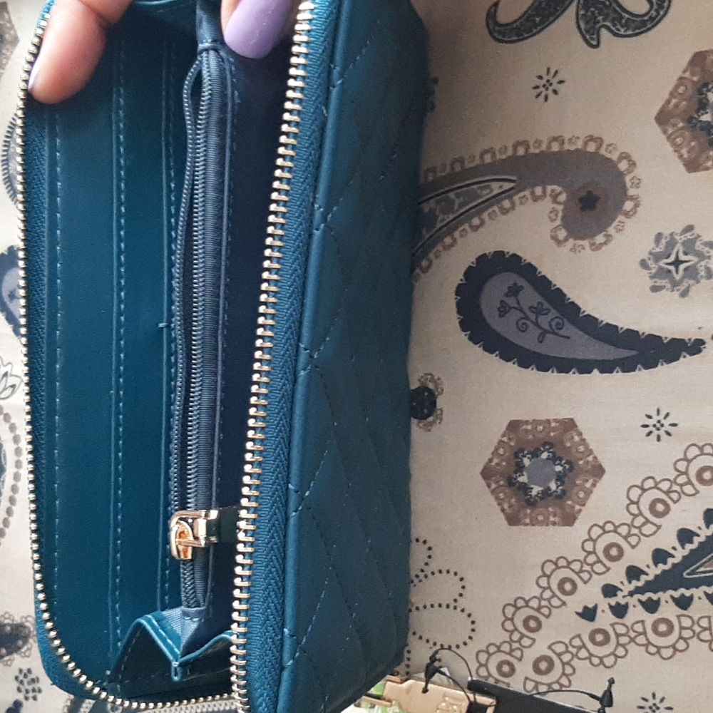 Wallet - Picture 3 of 5